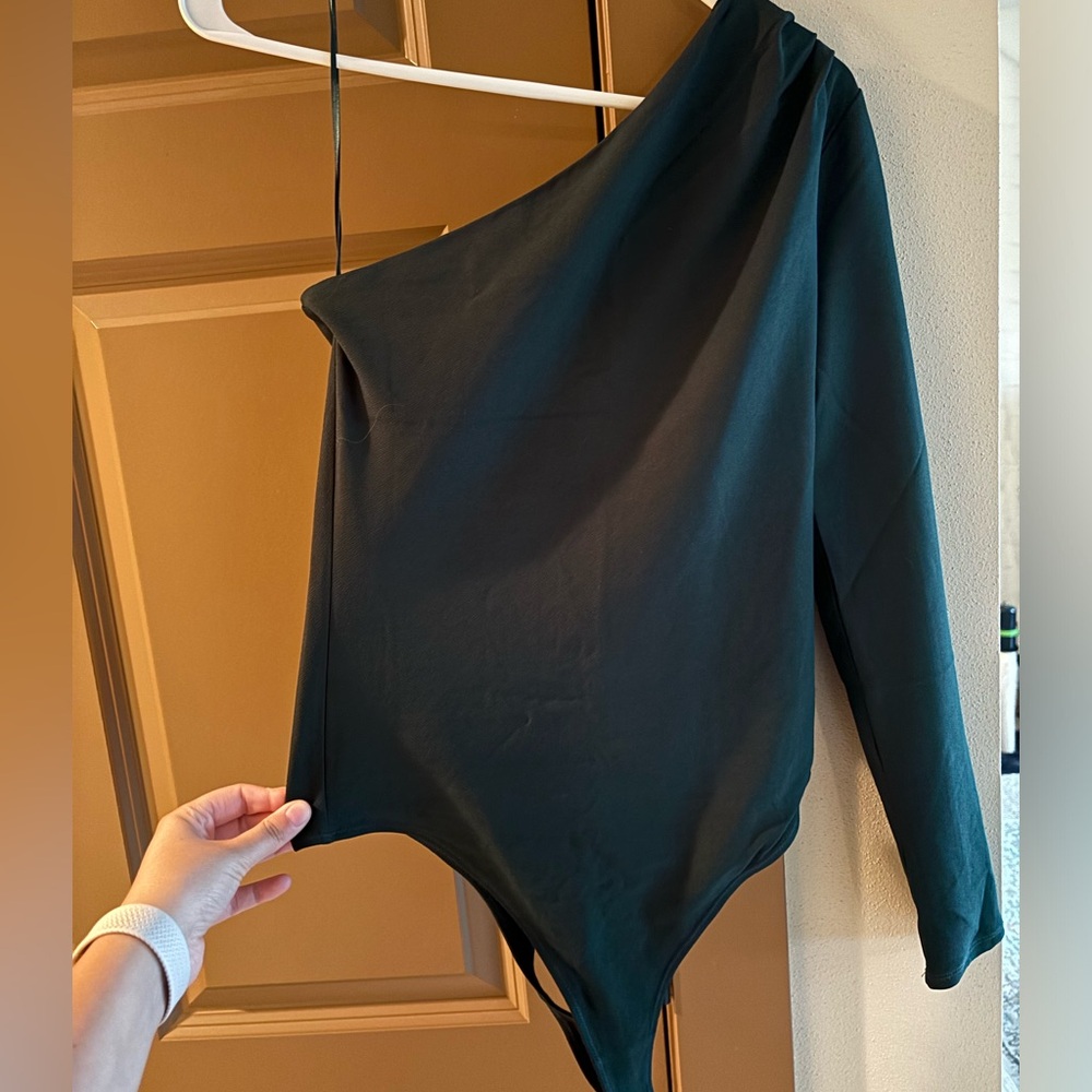 NWT Abercrombie green one shoulder bodysuit with ruching